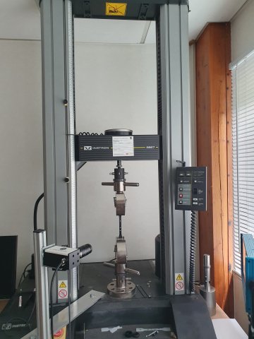 Instron 5867 5
